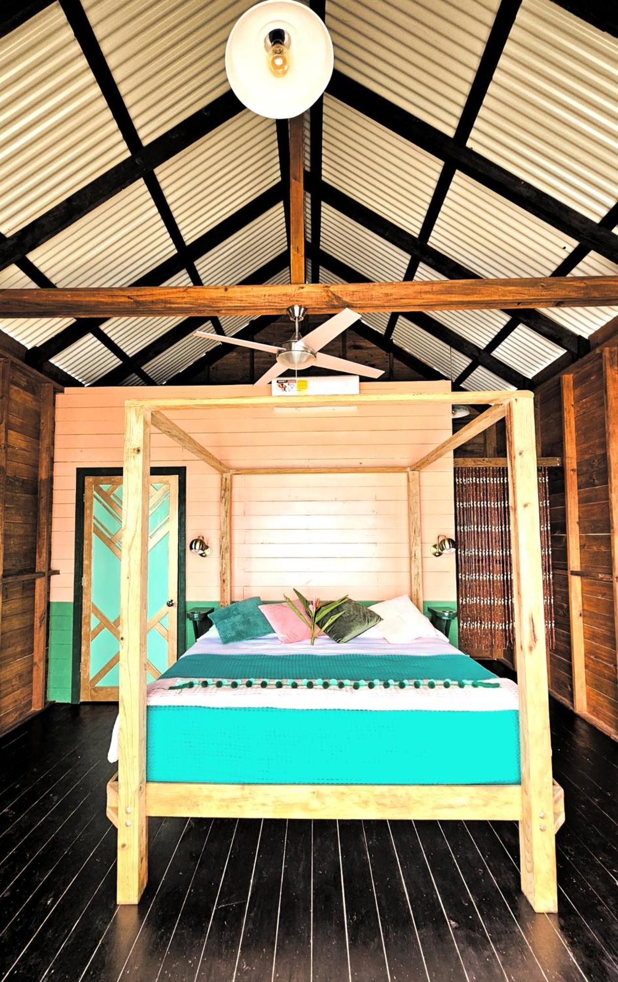 The Sea Monkey Hotel โบกัสทาวน์ ภายนอก รูปภาพ